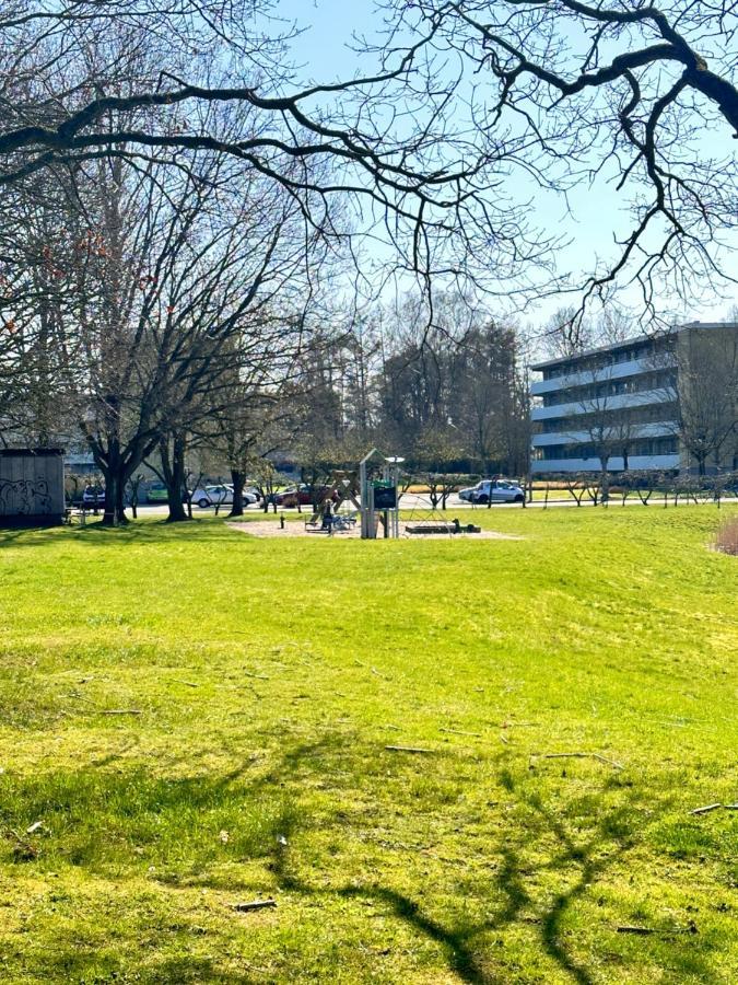 Privat One Bedroom Apartment With Free Parking Odense Exterior photo